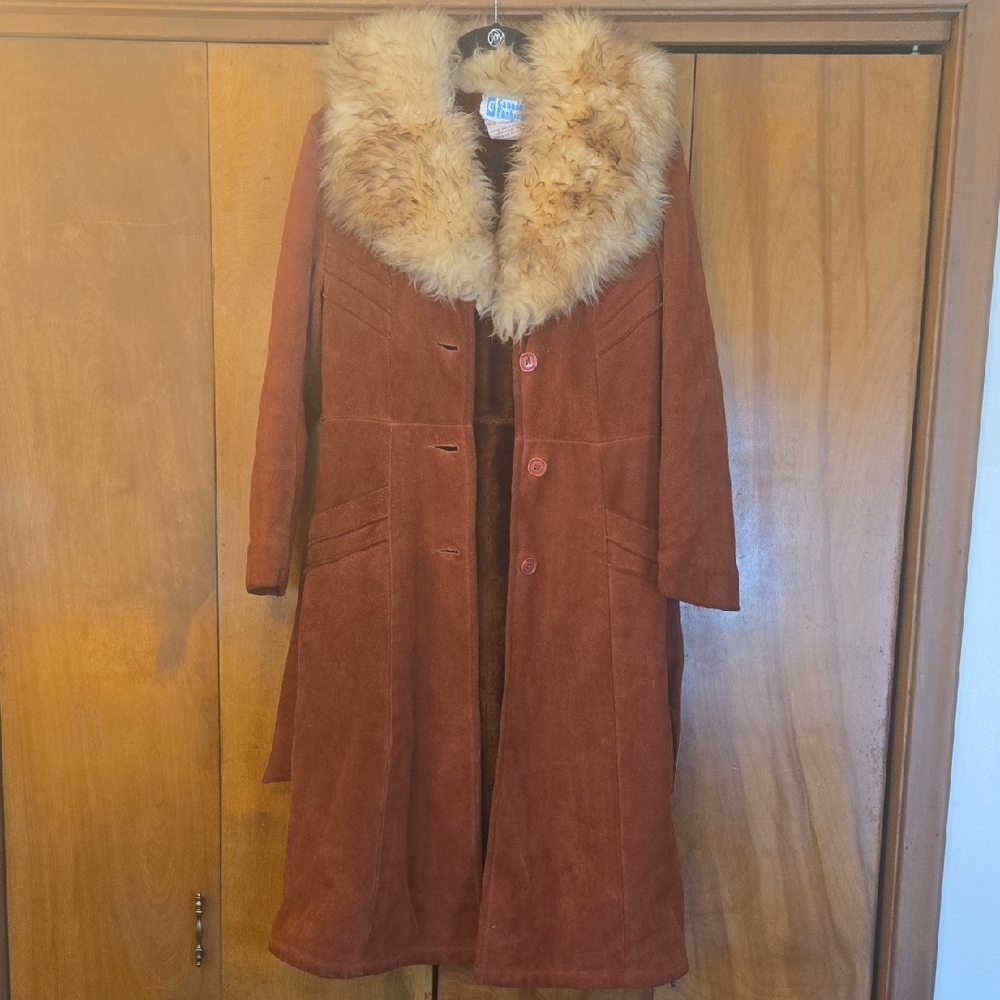 70s Vintage Women's Suede Trench Coat with Fur Collar